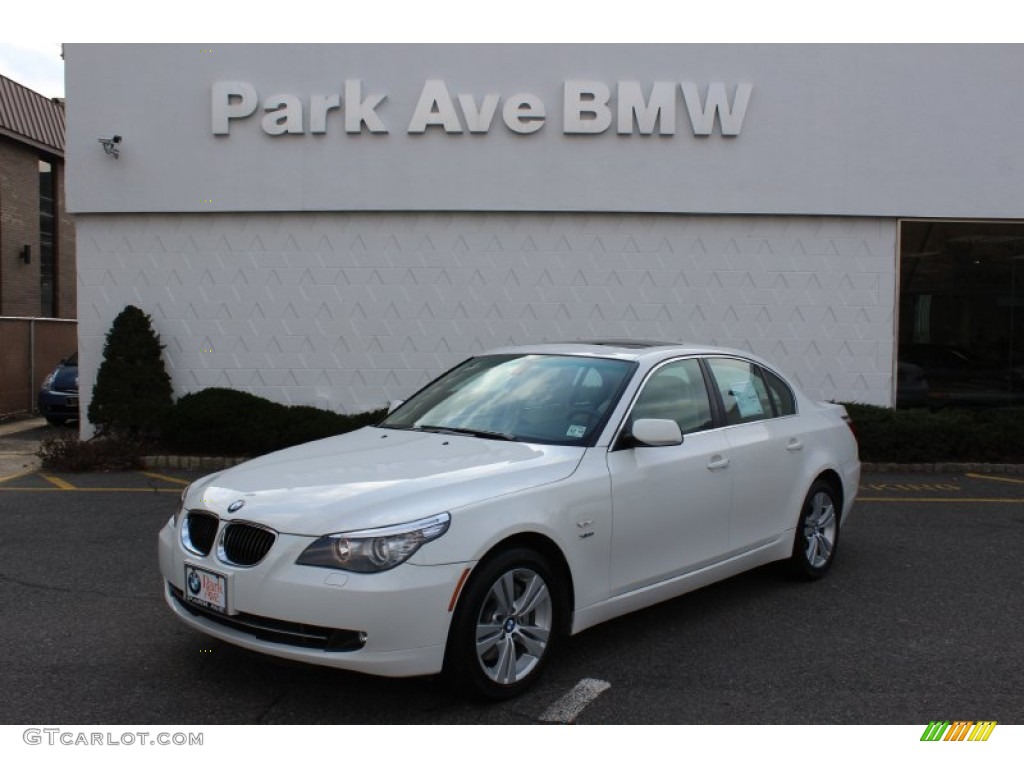 2009 5 Series 528xi Sedan - Alpine White / Cream Beige photo #1