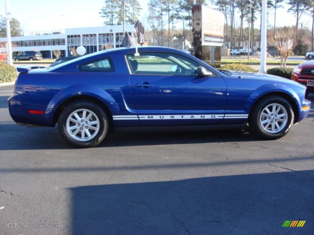 2005 Mustang V6 Deluxe Coupe - Sonic Blue Metallic / Dark Charcoal photo #2