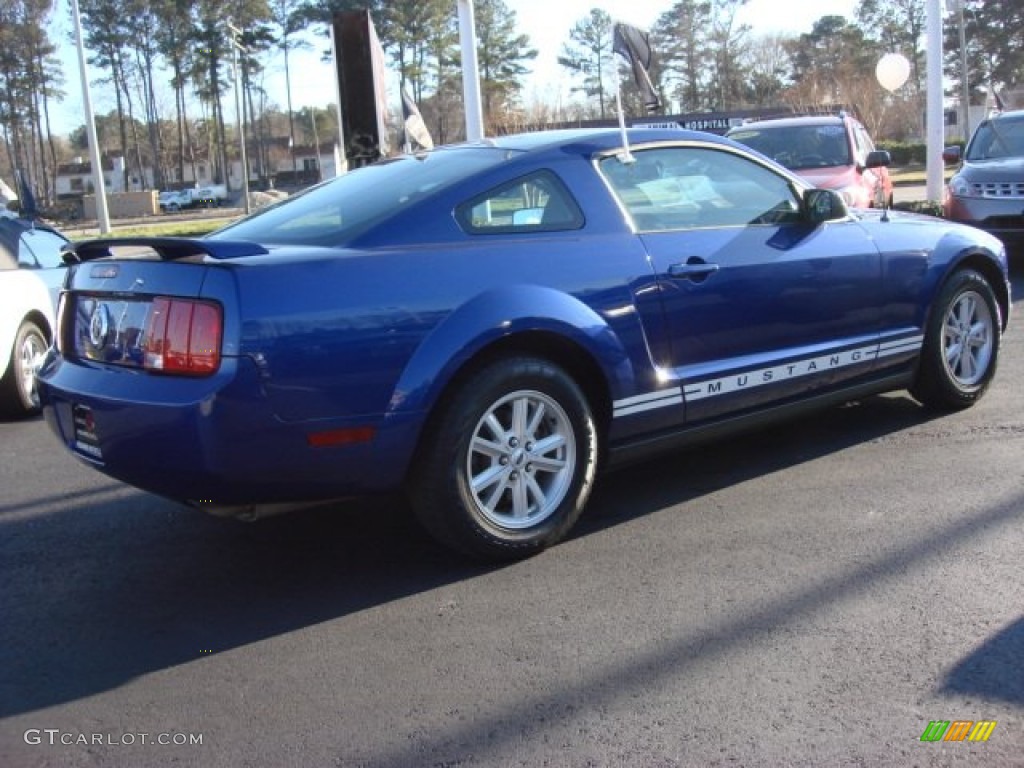 2005 Mustang V6 Deluxe Coupe - Sonic Blue Metallic / Dark Charcoal photo #3