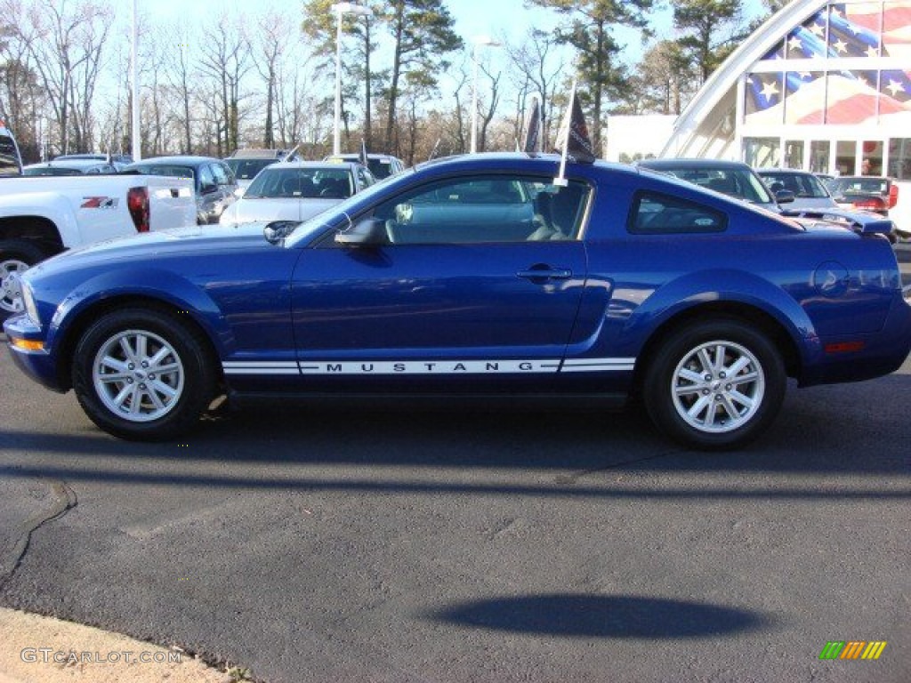 2005 Mustang V6 Deluxe Coupe - Sonic Blue Metallic / Dark Charcoal photo #5