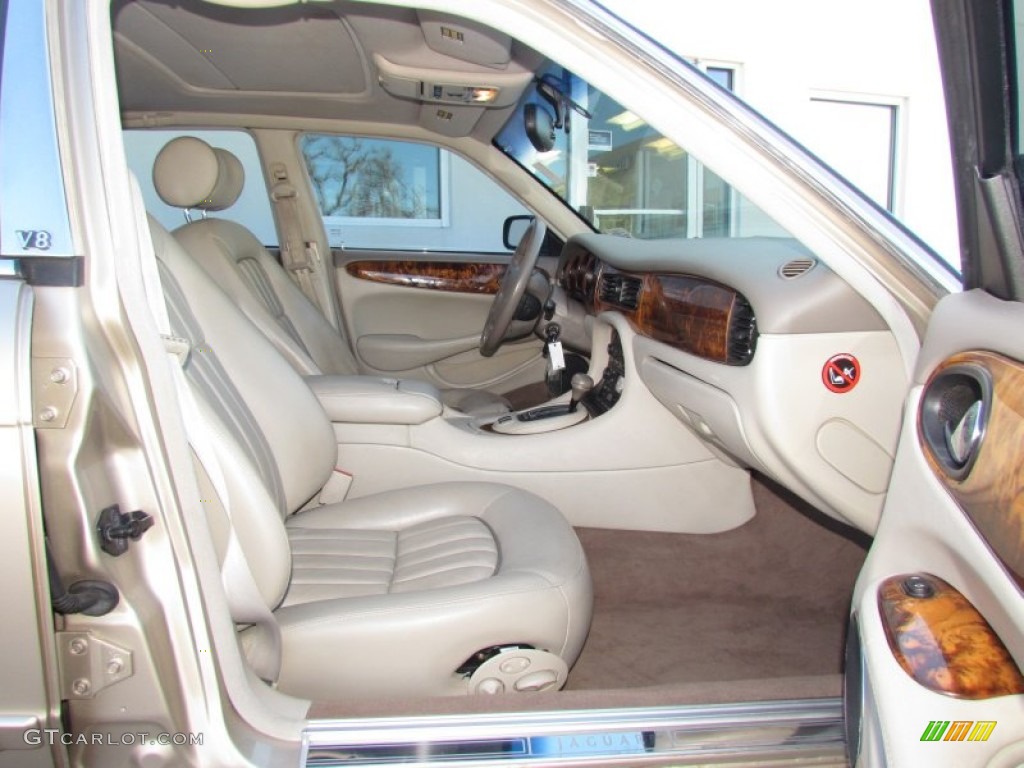 Oatmeal Interior 2002 Jaguar XJ XJ8 Photo #59901908