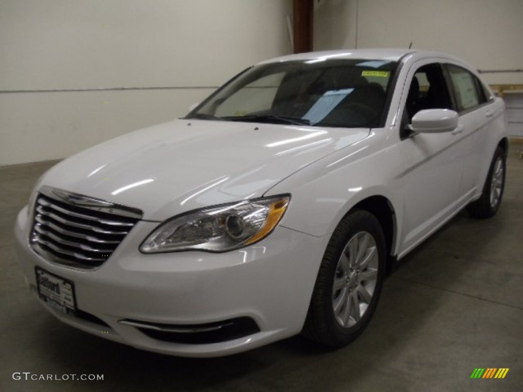 2012 chrysler 200 white