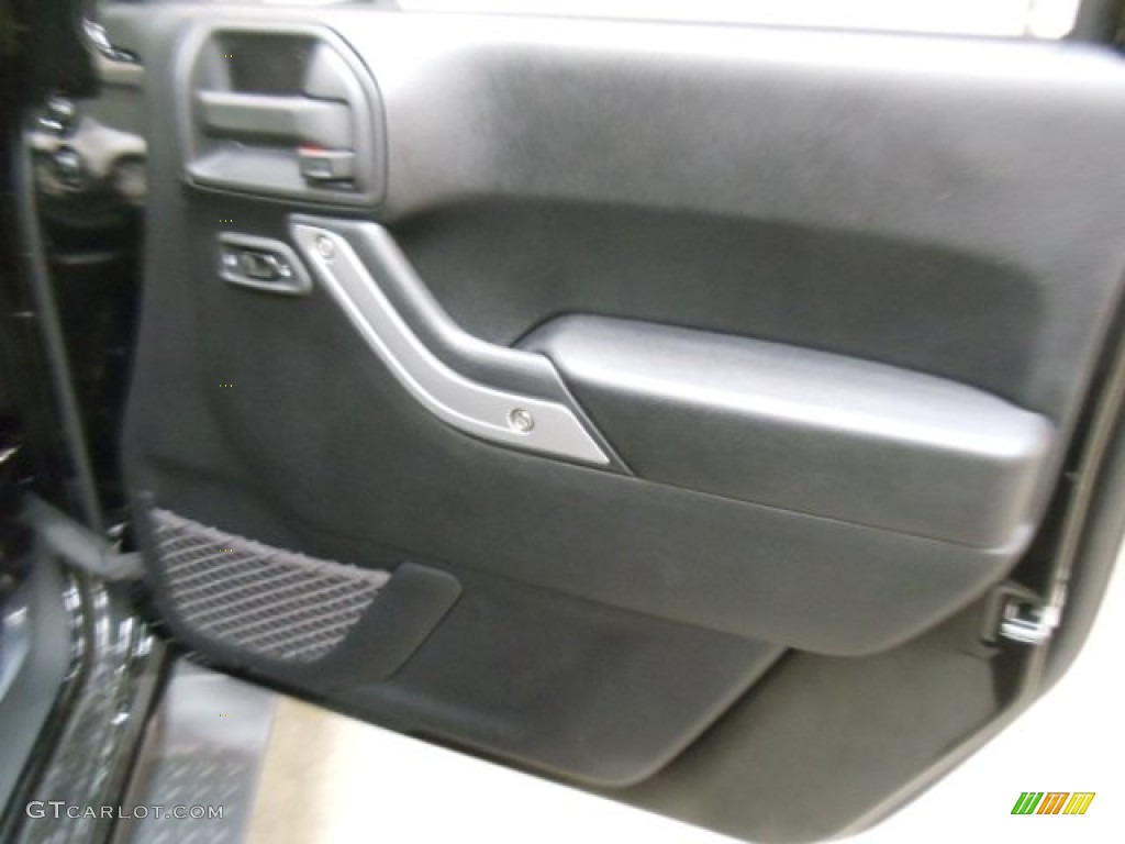 2012 Wrangler Unlimited Sahara 4x4 - Black / Black photo #12