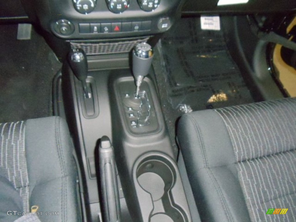 2012 Wrangler Unlimited Sahara 4x4 - Black / Black photo #15