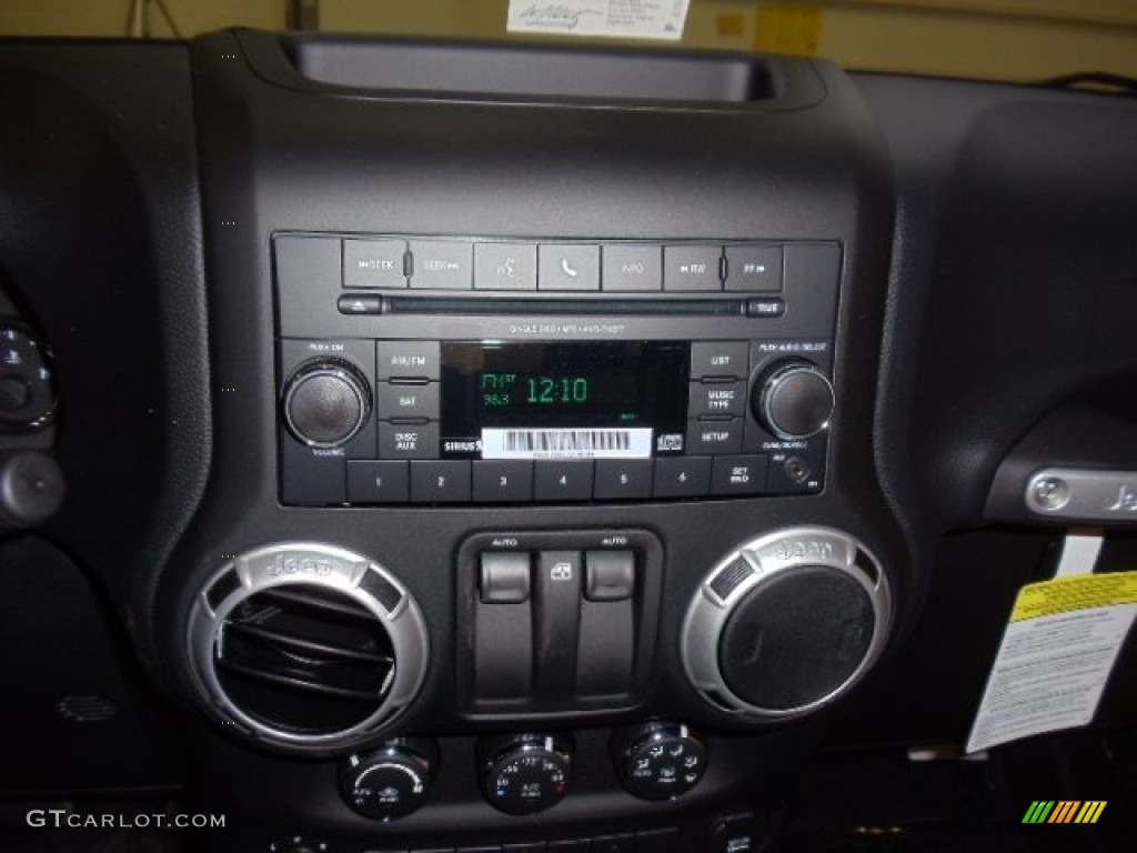 2012 Wrangler Rubicon 4X4 - Dozer Yellow / Black photo #12