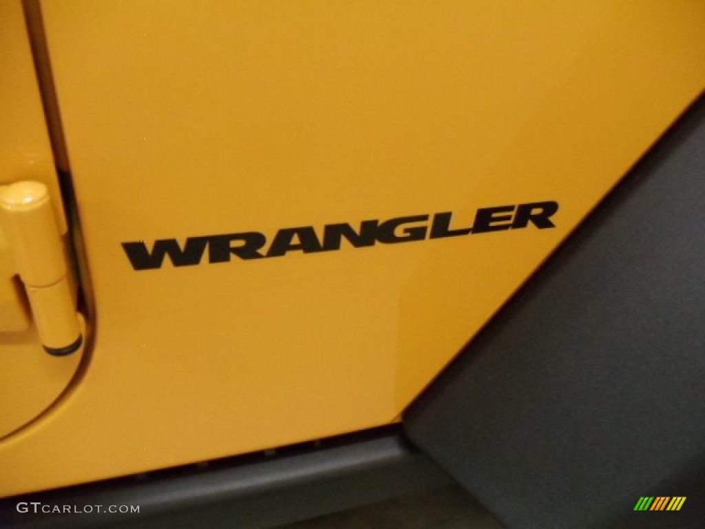 2012 Wrangler Rubicon 4X4 - Dozer Yellow / Black photo #28