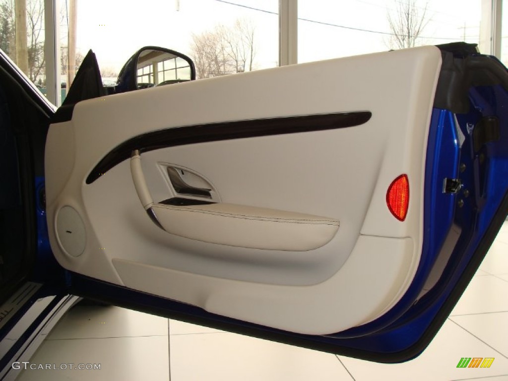 2012 Maserati GranTurismo Convertible GranCabrio Pearl Beige Door Panel Photo #59908694