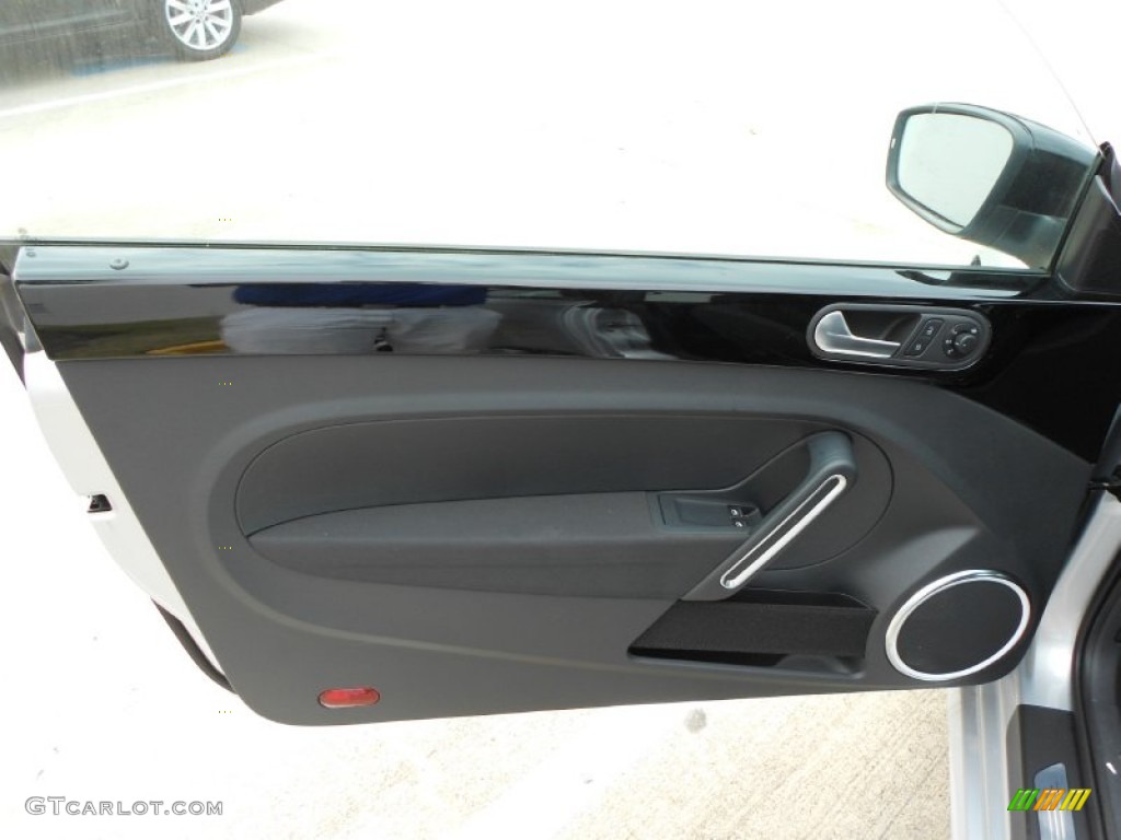 2012 Volkswagen Beetle Turbo Titan Black Door Panel Photo #59909594