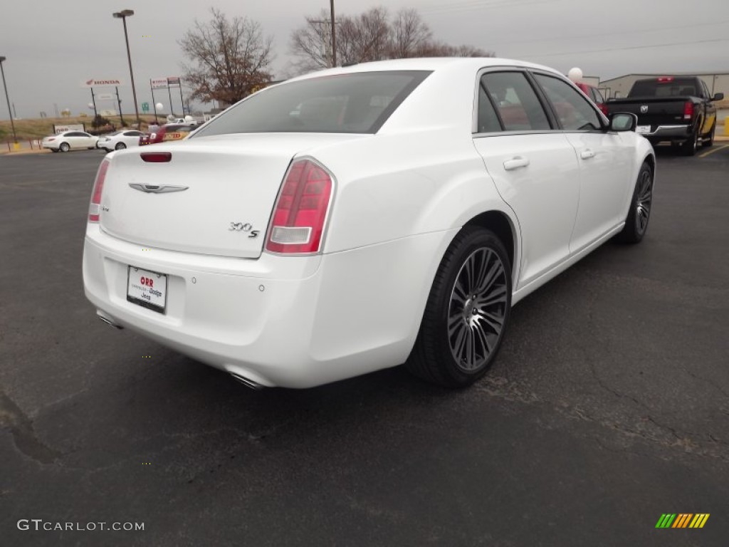 2012 300 S V8 - Bright White / Black photo #5
