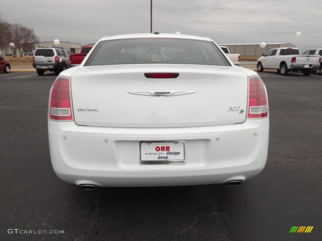 2012 300 S V8 - Bright White / Black photo #6
