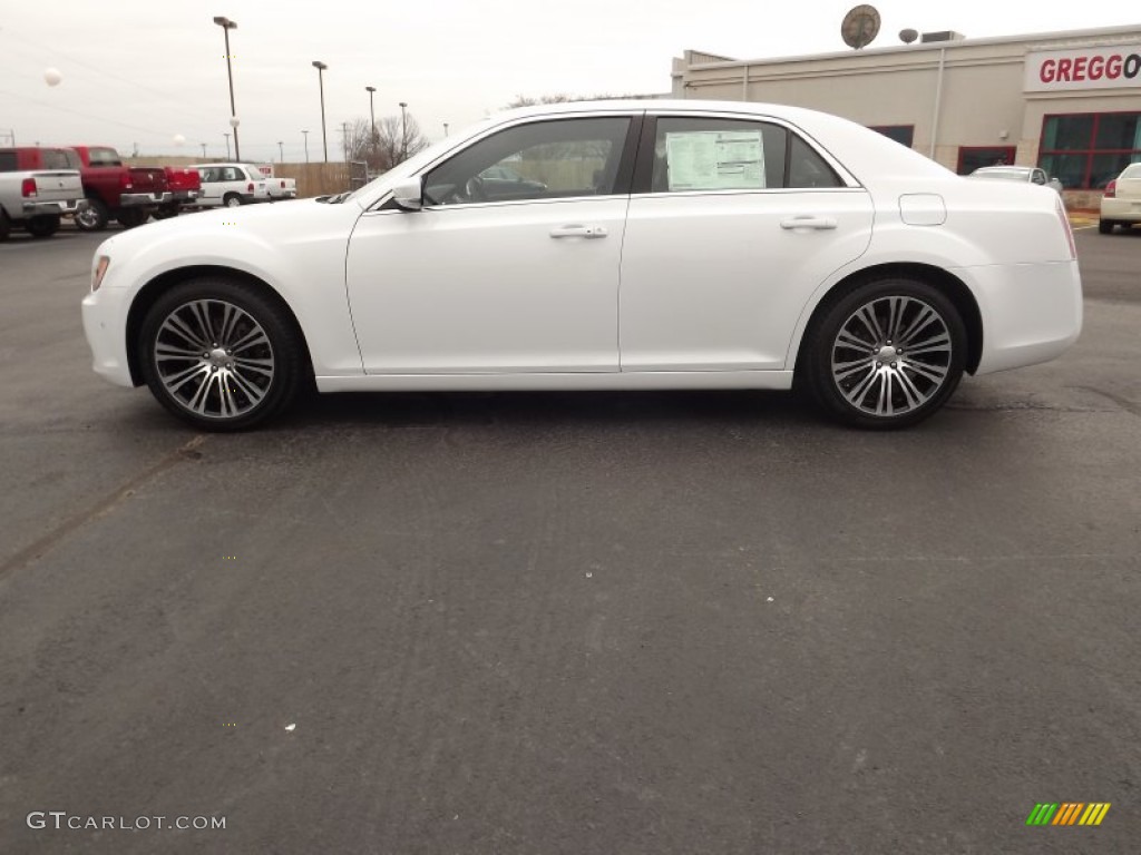 2012 300 S V8 - Bright White / Black photo #8
