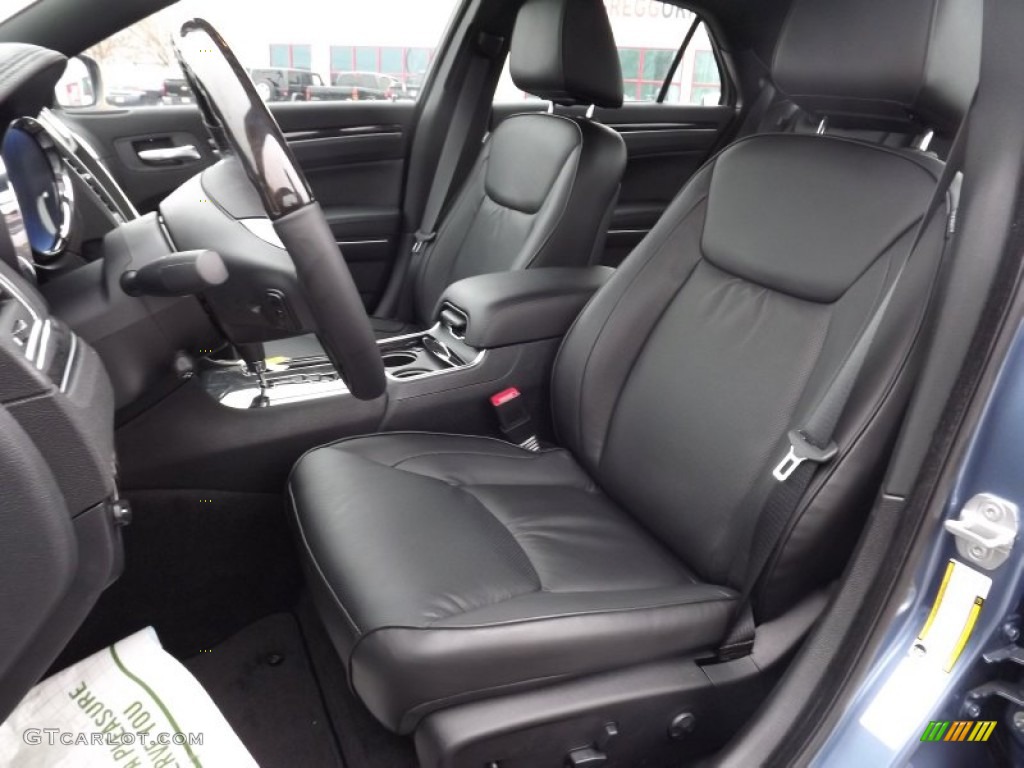 2011 Chrysler 300 C Hemi Front Seat Photo #59910194