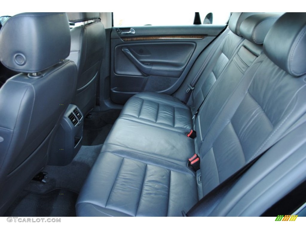2005 Volkswagen Jetta 2.5 Sedan Rear Seat Photo #59912990