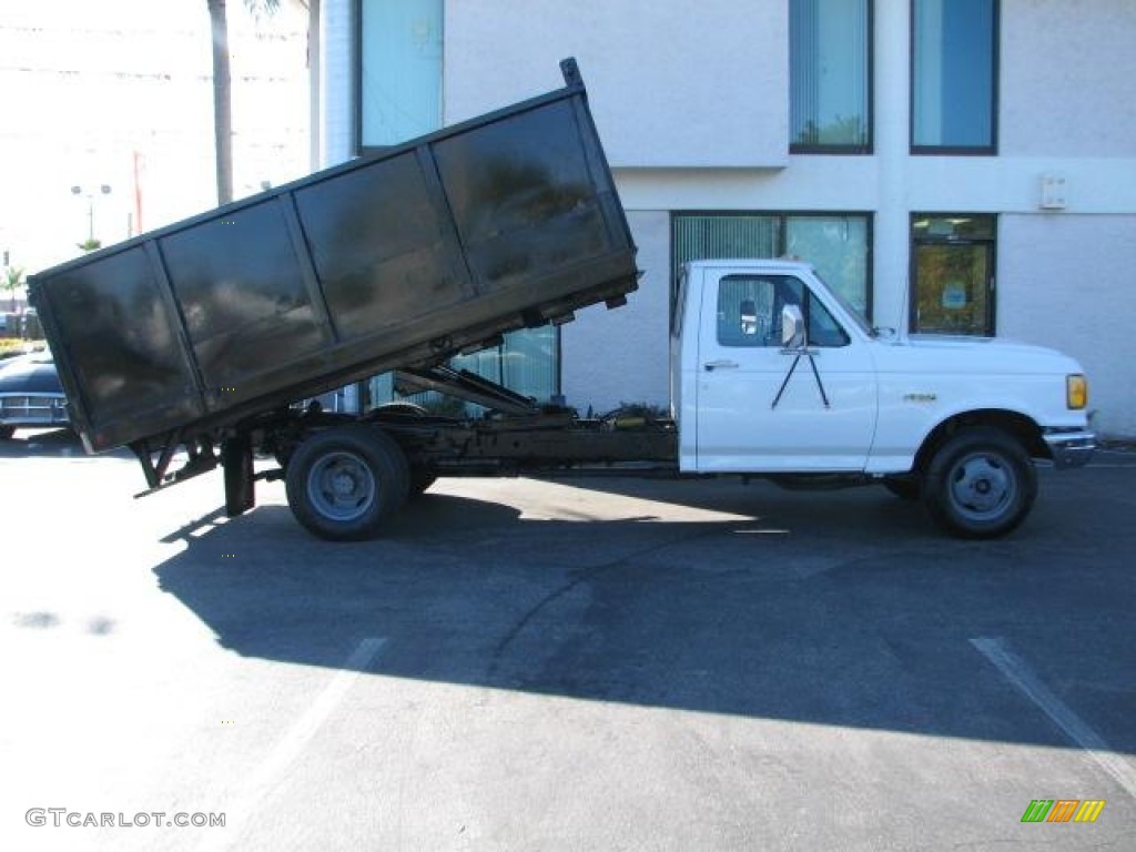 1990 F350 XL Regular Cab Chassis Dump Truck - Oxford White / Blue photo #13