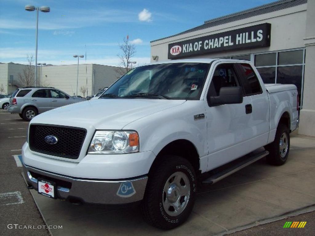 2006 F150 XLT SuperCab 4x4 - Oxford White / Medium/Dark Flint photo #9
