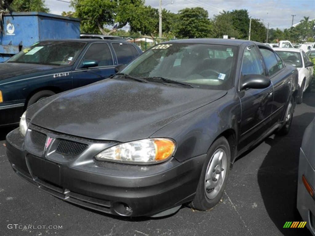 2005 Grand Am SE Sedan - Graystone Metallic / Dark Pewter photo #2