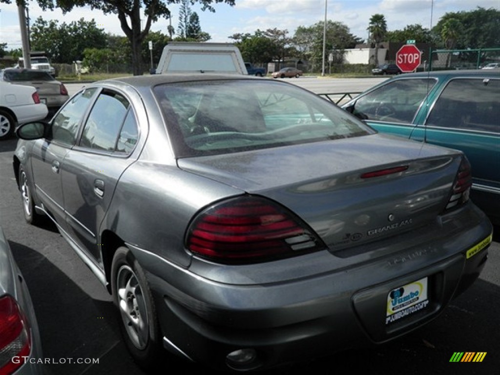 2005 Grand Am SE Sedan - Graystone Metallic / Dark Pewter photo #4