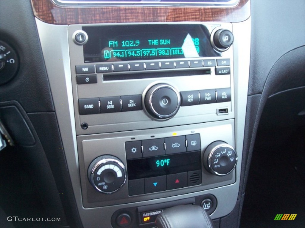 2011 Chevrolet Malibu LTZ Controls Photo #59919236