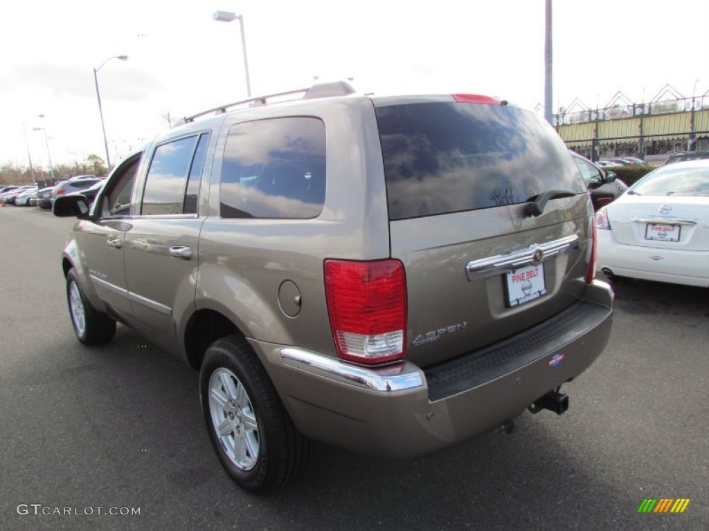 2007 Aspen Limited 4WD - Light Khaki Beige Metallic / Dark Khaki/Light Graystone photo #5