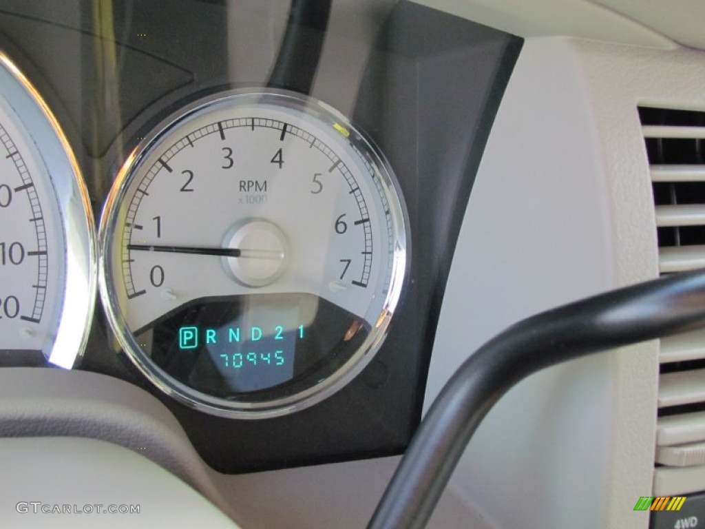 2007 Aspen Limited 4WD - Light Khaki Beige Metallic / Dark Khaki/Light Graystone photo #15