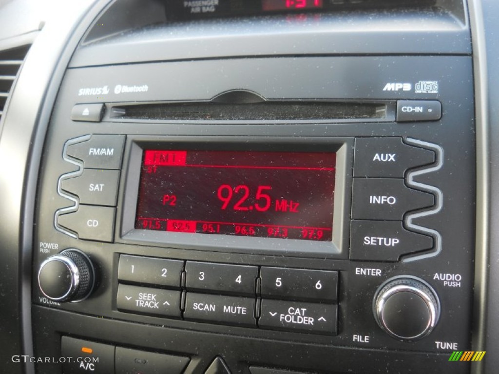 2011 Kia Sorento LX V6 AWD Audio System Photos