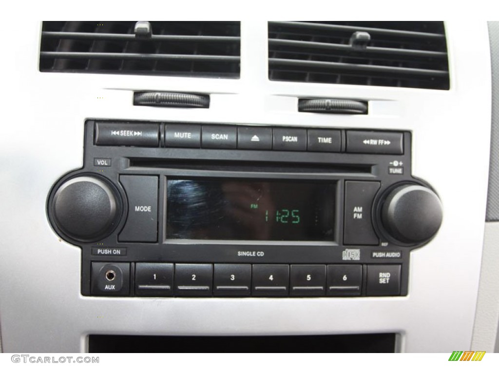 2007 Dodge Caliber SE Audio System Photo #59935472
