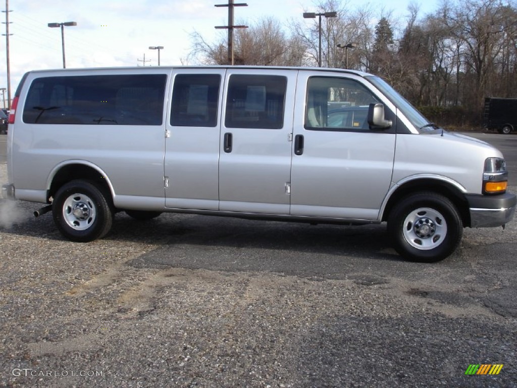 Sheer Silver Metallic 2011 Chevrolet Express 2500 Work Van Exterior Photo #59938268