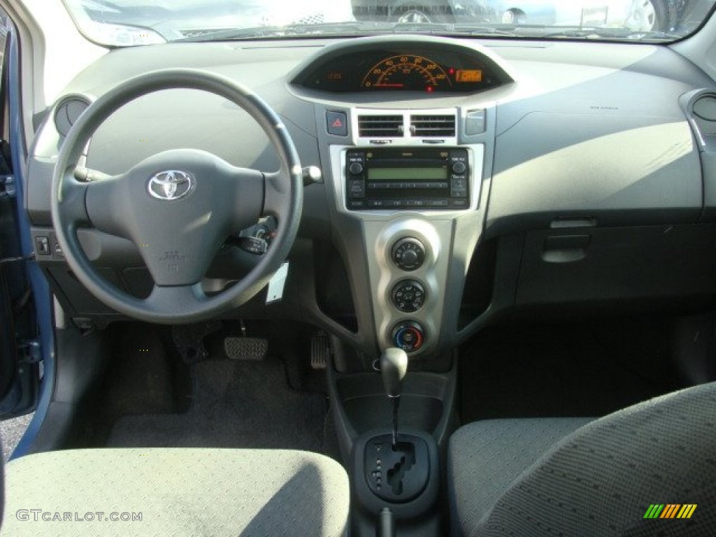 2009 Toyota Yaris 5 Door Liftback Dashboard Photos