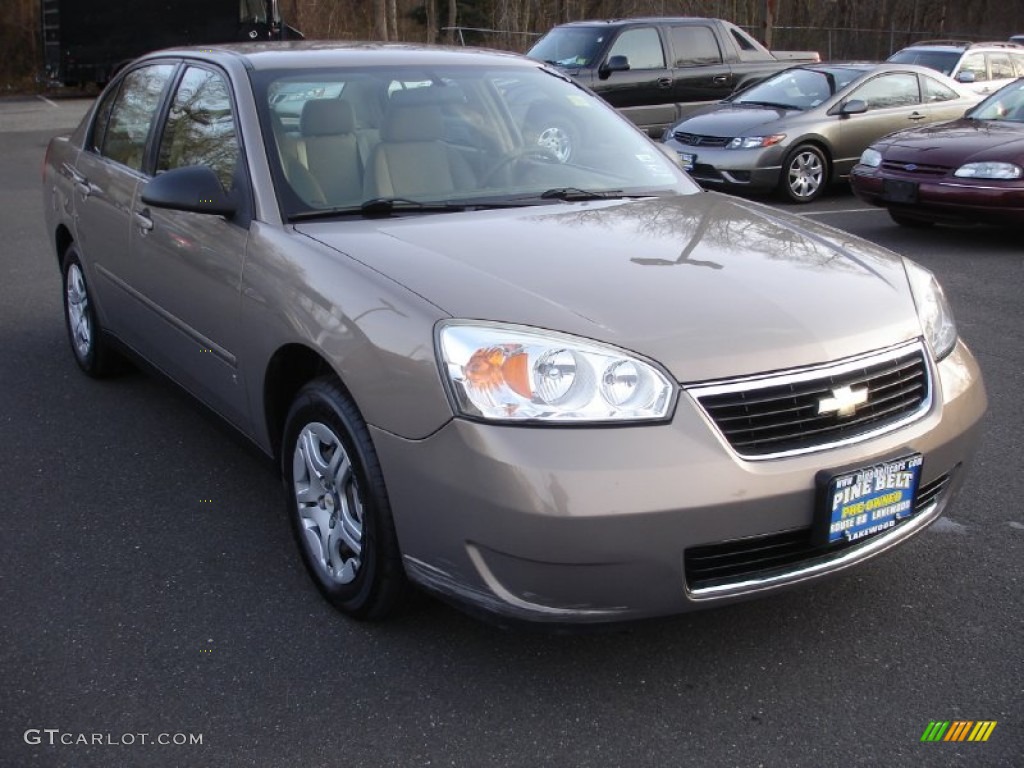 2007 Malibu LS Sedan - Amber Bronze Metallic / Cashmere Beige photo #3