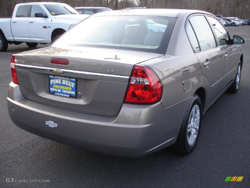 2007 Malibu LS Sedan - Amber Bronze Metallic / Cashmere Beige photo #4