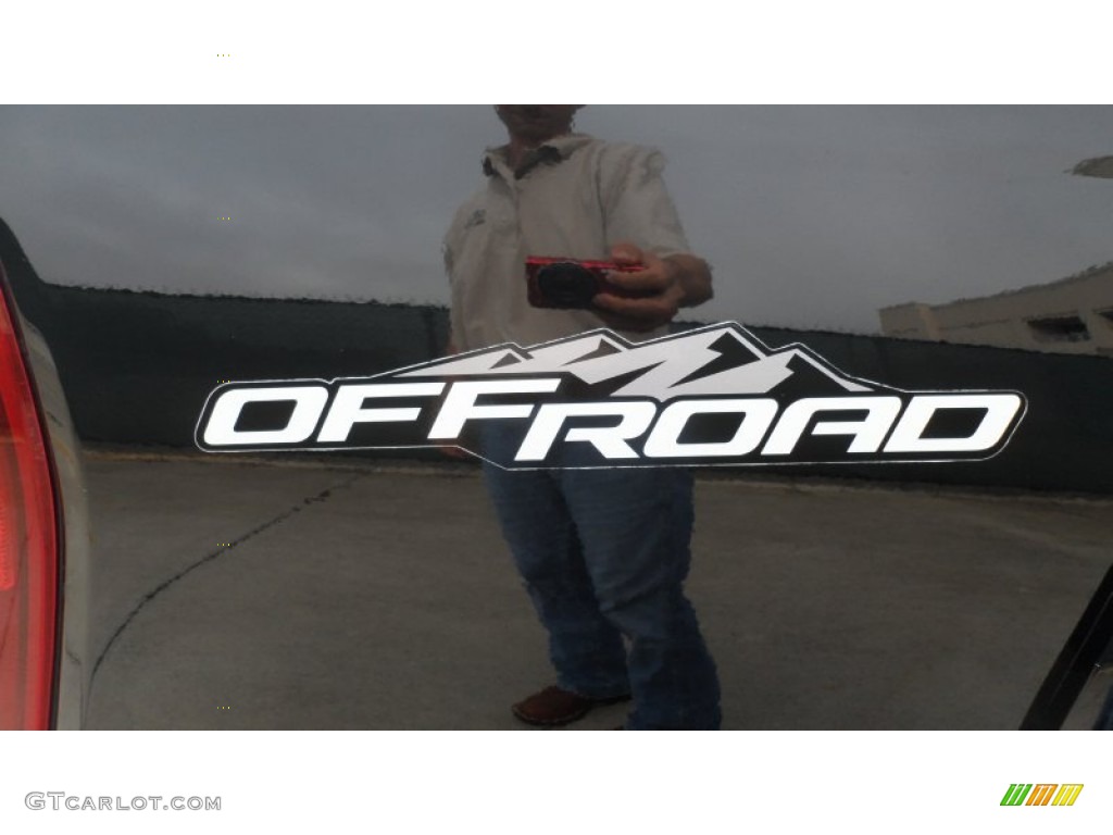 2008 GMC Canyon SLE Crew Cab 4x4 Marks and Logos Photos