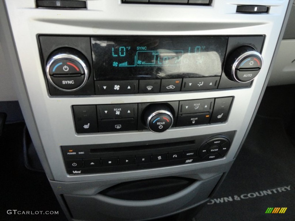 2009 Chrysler Town & Country Touring Controls Photo #59943560