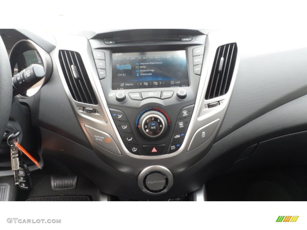 2012 Hyundai Veloster Standard Veloster Model Controls Photo #59946632