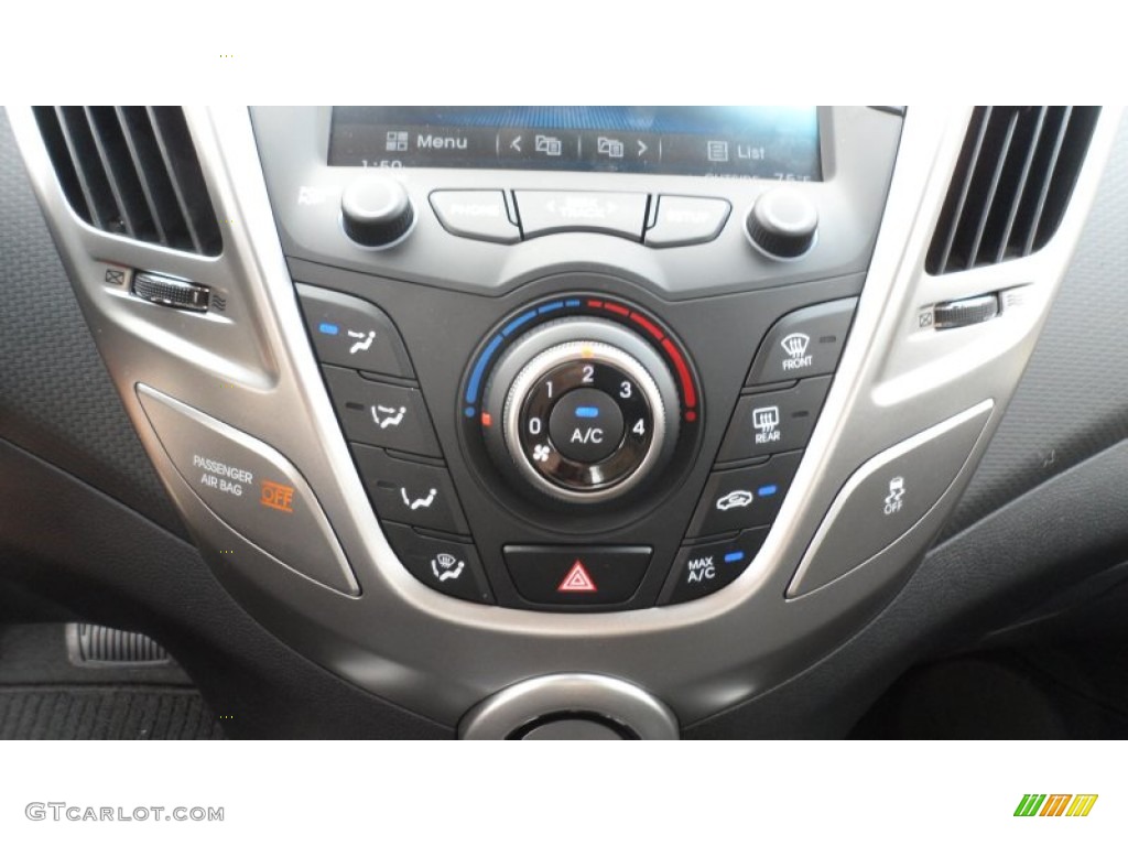 2012 Hyundai Veloster Standard Veloster Model Controls Photo #59946644