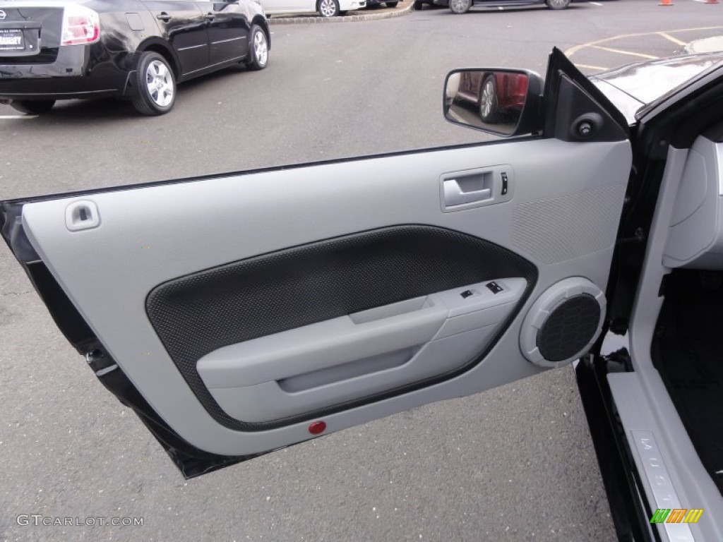 2007 Ford Mustang GT Premium Convertible Black/Dove Accent Door Panel Photo #59948288