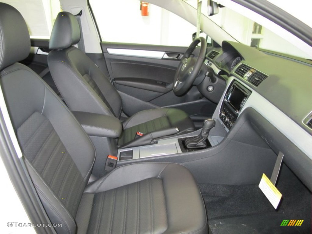 Titan Black Interior 2012 Volkswagen Passat V6 SE Photo #59952092