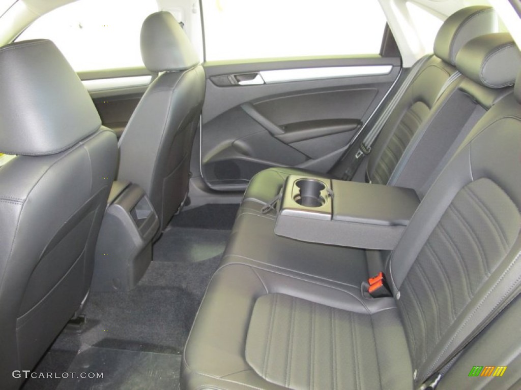 Titan Black Interior 2012 Volkswagen Passat V6 SE Photo #59952100