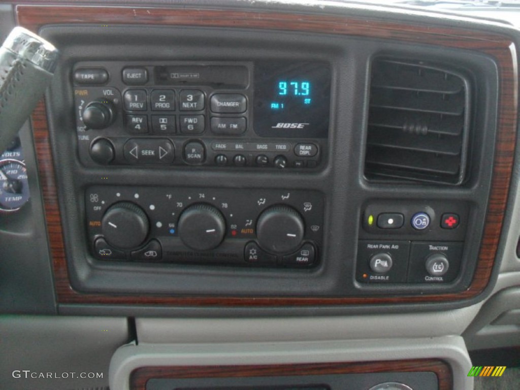 2002 Cadillac Escalade Standard Escalade Model Audio System Photo #59952276