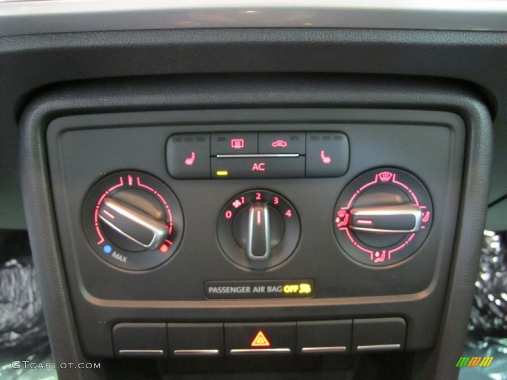 2012 Volkswagen Beetle 2.5L Controls Photo #59953682