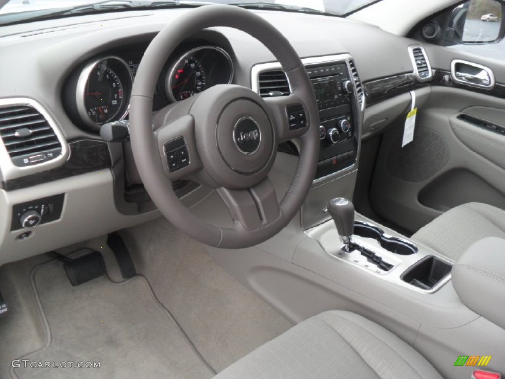 Dark Graystone/Medium Graystone Interior 2012 Jeep Grand Cherokee Laredo 4x4 Photo #59954792