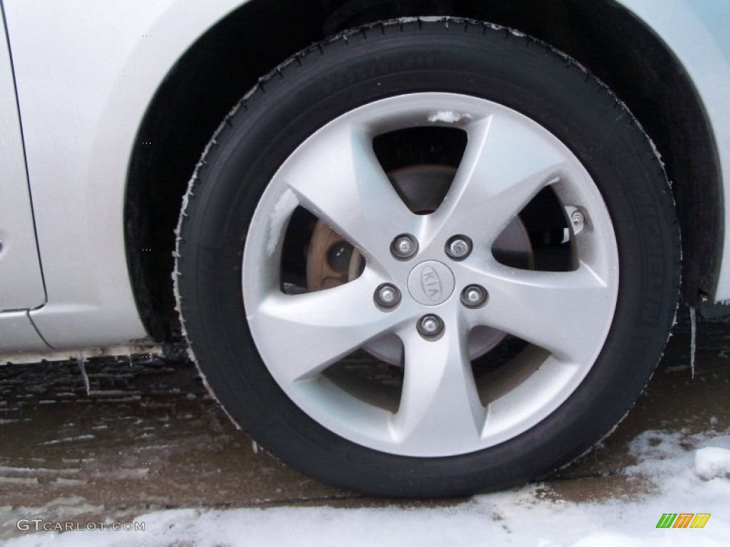 2009 Kia Rondo EX V6 Wheel Photos