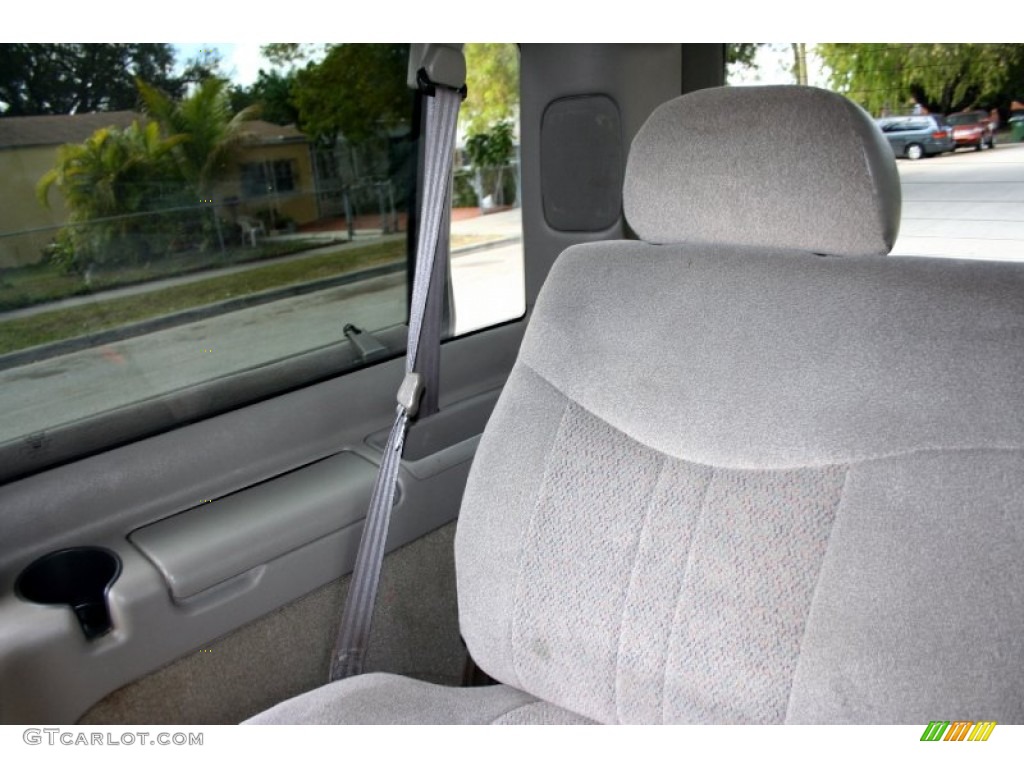 2004 Astro Passenger Van - Light Pewter Metallic / Medium Gray photo #44