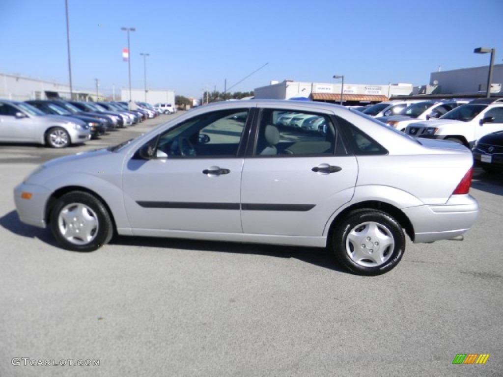CD Silver Metallic 2004 Ford Focus LX Sedan Exterior Photo #59961512