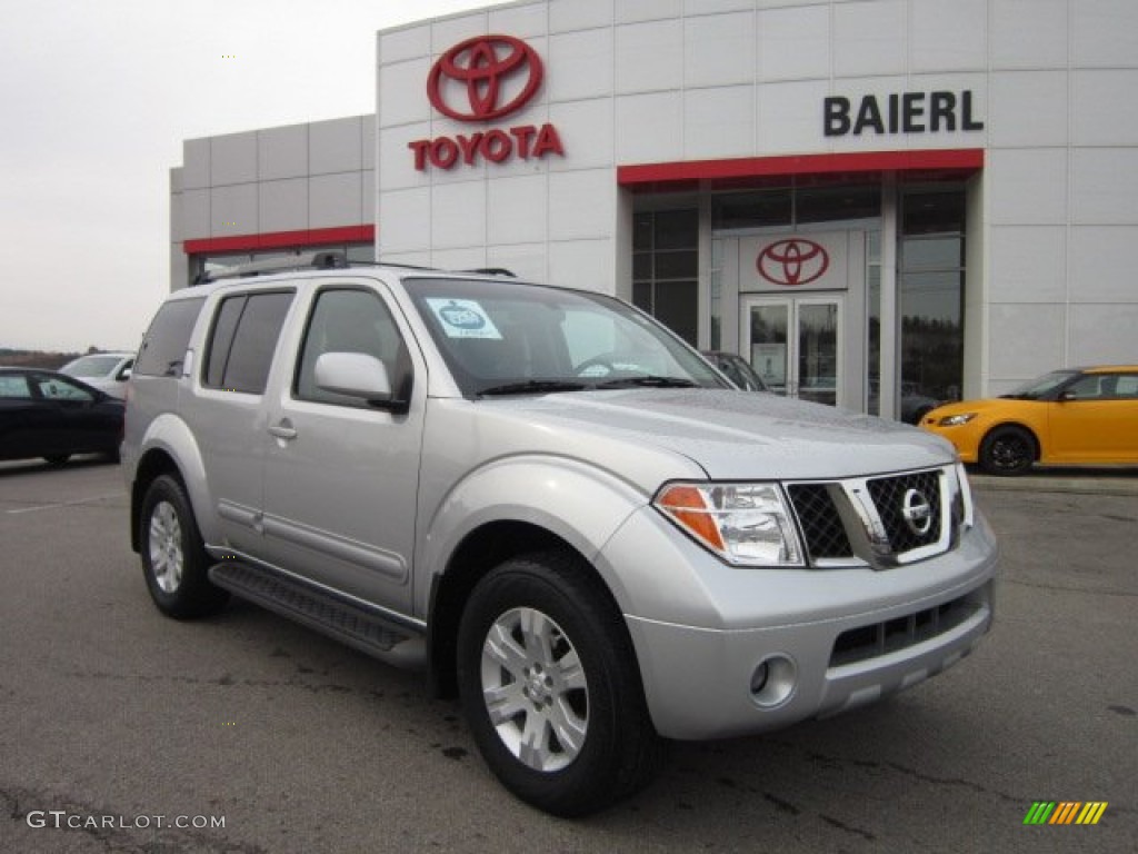 2005 Pathfinder LE 4x4 - Silver Lightning Metallic / Graphite photo #1