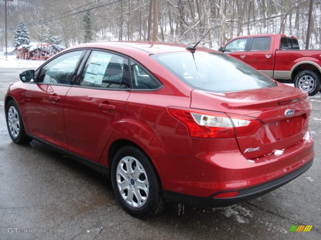 2012 Focus SE Sedan - Red Candy Metallic / Charcoal Black photo #6