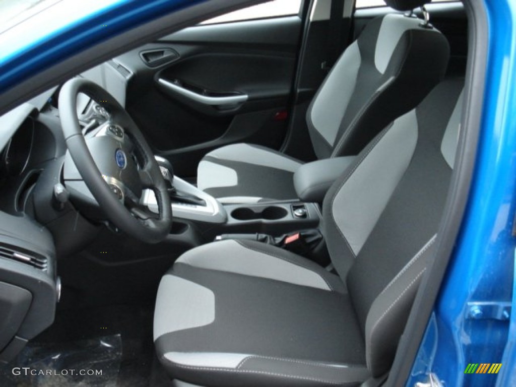 2012 Focus SE Sport Sedan - Blue Candy Metallic / Two-Tone Sport photo #11