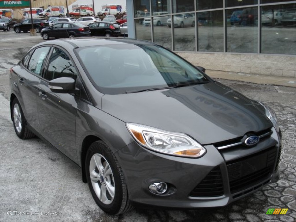 2012 Focus SE Sport Sedan - Sterling Grey Metallic / Two-Tone Sport photo #2