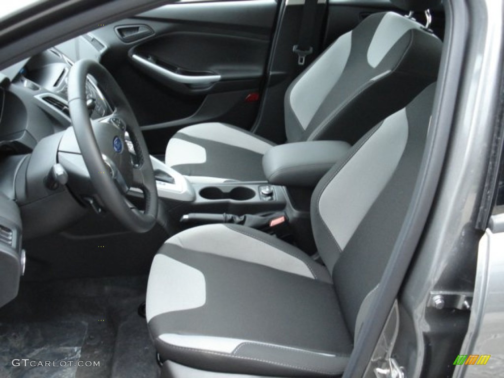 2012 Focus SE Sport Sedan - Sterling Grey Metallic / Two-Tone Sport photo #11