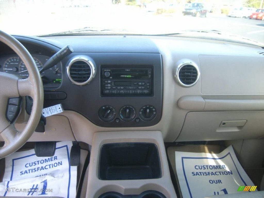 2003 Expedition XLT - Arizona Beige Metallic / Medium Parchment photo #15