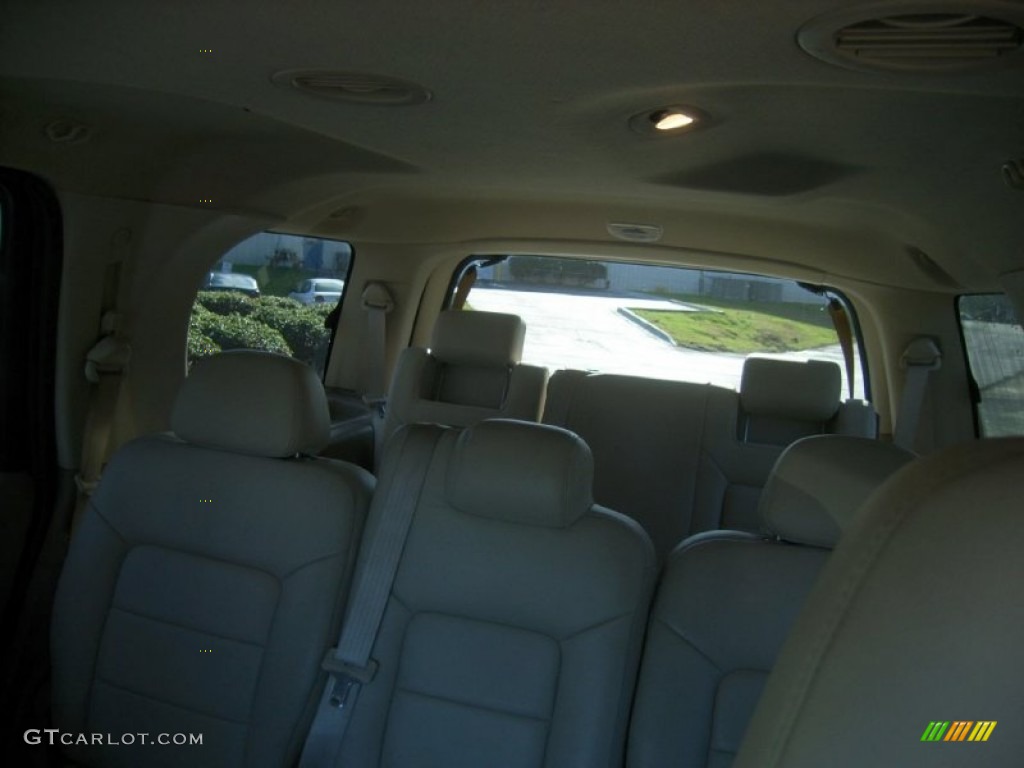 2003 Expedition XLT - Arizona Beige Metallic / Medium Parchment photo #23